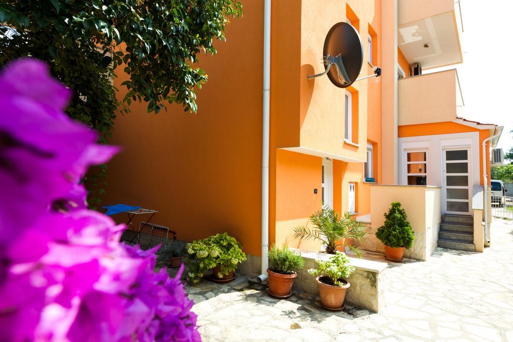 Apartments Villa Orange ซาดาร์ ภายนอก รูปภาพ