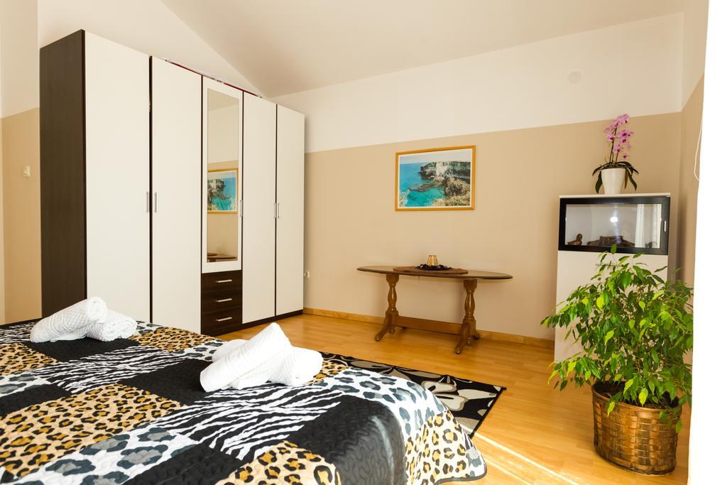 Apartments Villa Orange ซาดาร์ ภายนอก รูปภาพ
